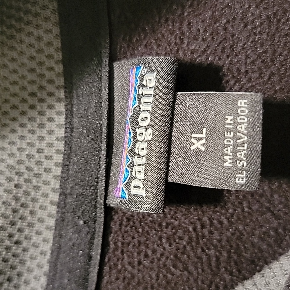Patagonia Men's Black Hoodie Logo Size XL - Picture 3 of 9